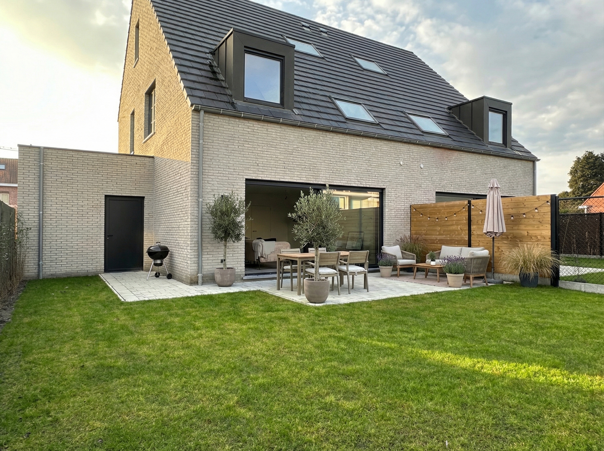 Huis te koop in Oud-Turnhout met 5 slaapkamers - foto 1
