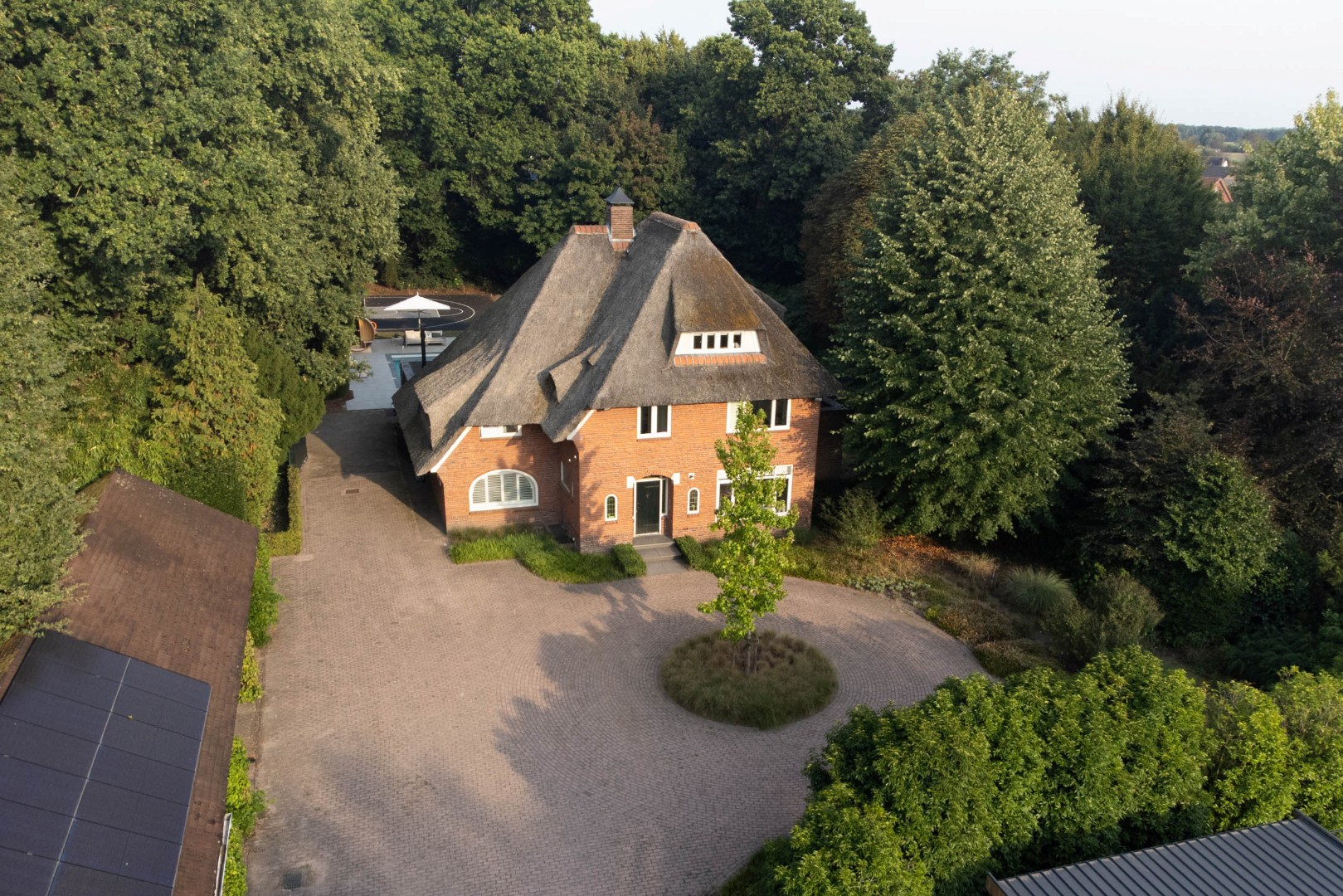 Huis te koop in Hamont-Achel met 6 slaapkamers - foto 1