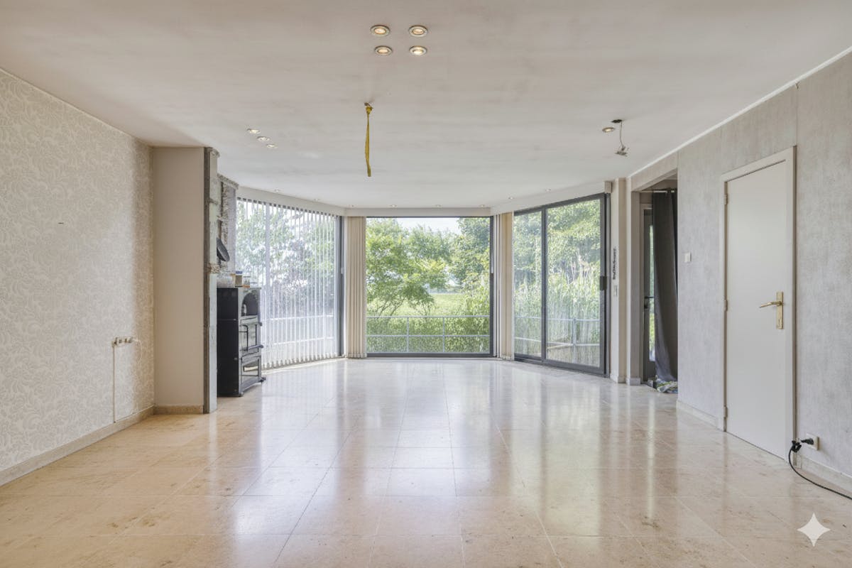 Halfopen bebouwing met 3 slaapkamers op een ruim perceel in Gits! - foto 2