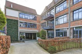 Well located near the border with Brussels, behind Arts & Métiers, in Rue de la Bougie 31, in Anderlecht, very practical single-storey...