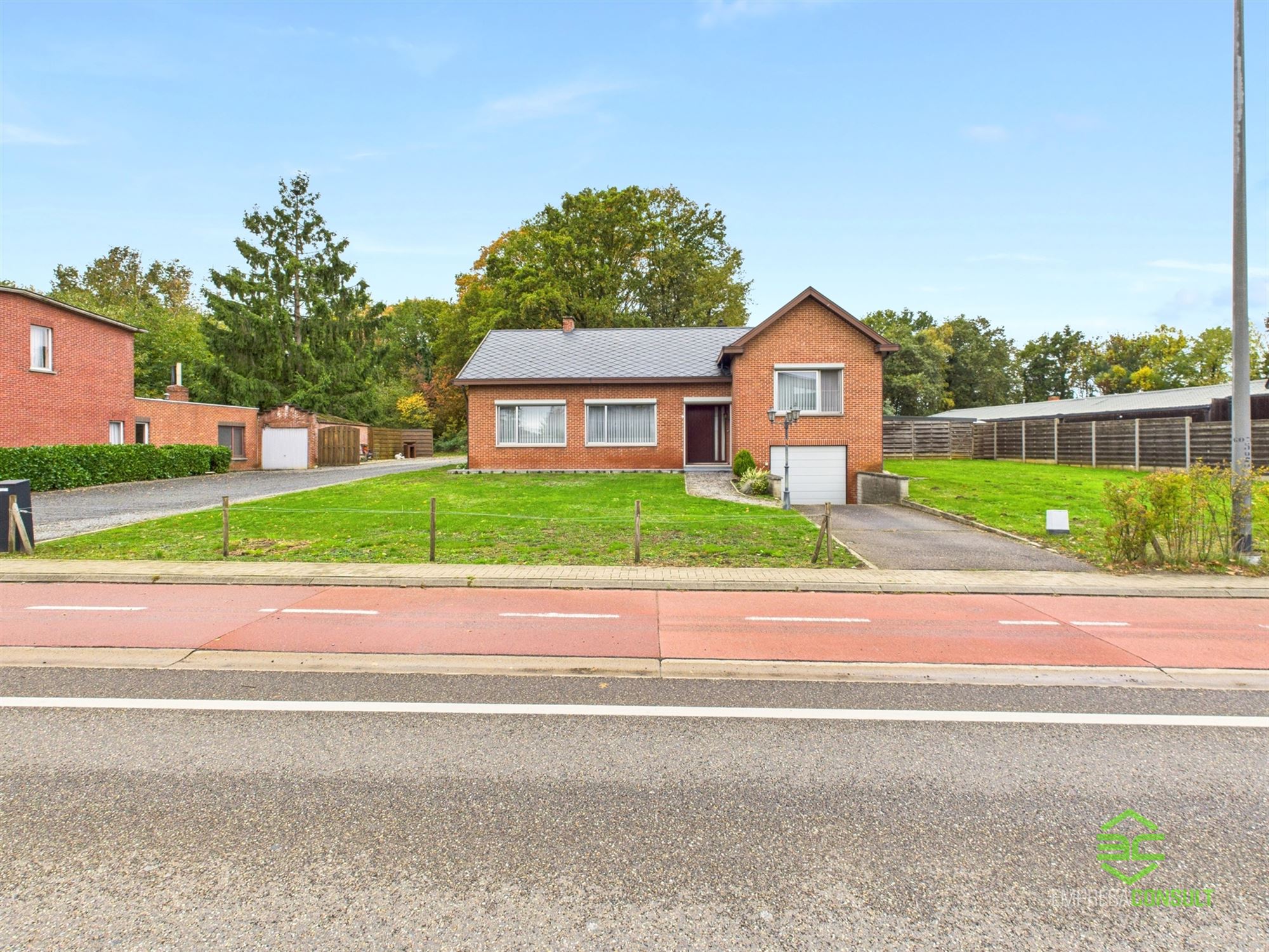 Zeer goed gelegen gezinswoning met 3 slpk! - foto 2