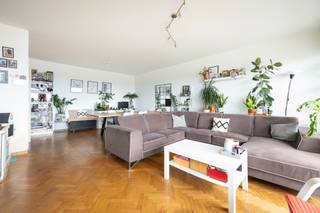 MOLENBEEK-SAINT-JEAN, Machtens district, spacious apartment with a living area of ± 100m² located on the 13th floor. It is composed as...