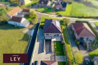 Op zoek naar een idyllische, rustige plek waar natuur, comfort en elegantie samenkomen? Deze prachtige villa in het geliefde Mombeek is precies wat...