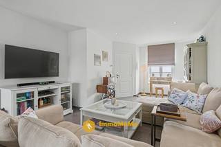 Bent u op zoek naar een moderne woning in Wachtebeke, waar comfort, ruimte en energiezuinigheid hand in hand gaan? Dan is deze woning een bezoekje waard!<br />Met <strong>4 slaapkamers </strong>biedt deze woning  voldoende plaats voor een gezin, thuisbureau of hobbyruimte.<br /><br />Dankzij het gunstig <strong>energielabel A</strong> geniet u van een bijzonder laag energieverbruik. De combinatie vloerverwarming op de benedenverdieping, uitstekende isolatie en de zonnepanelen zorgen voor een duurzame investering.<br />De woning werd steeds met de <strong>grootste zorg onderhouden en verkeert in uitstekende staat</strong>. Buiten vindt u een gezellig en onderhoudsvriendelijk tuintje waar u heerlijk kunt ontspannen of genieten van gezellige momenten met vrienden en familie.<br />Gelegen in een rustige en<strong> aantrekkelijke woonwijk in Wachtebeke.</strong><br /><br />Troeven:<br />Bouwjaar 2019 // EPC-label A // 4 slaapkamers // vloerverwarming (op de benedenverdieping) &amp; zonnepanelen // instapklaar en uitstekend onderhouden // gezellige tuin // rustige en gegeerde ligging<br /><br />Bel 0492/97.47.00 of mail nathalie@immomamo.be.<br /><strong>Let op: op voorhand verwittigen is verplicht.</strong>