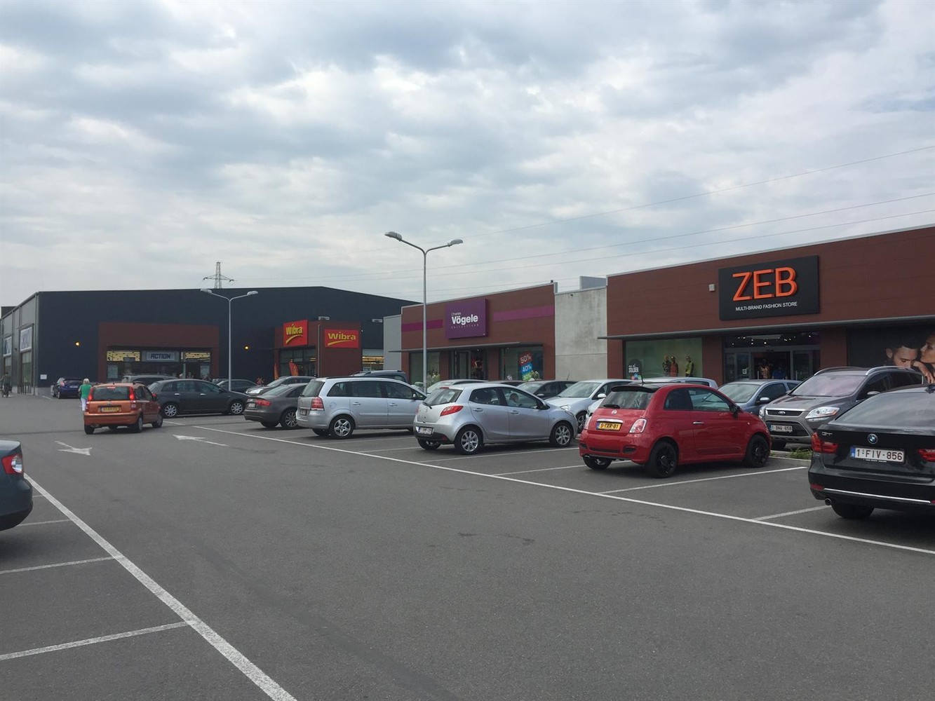 MODERN COMMERCIEEL GEBOUW MET GEMEENSCHAPPELIJKE PARKING - foto 4