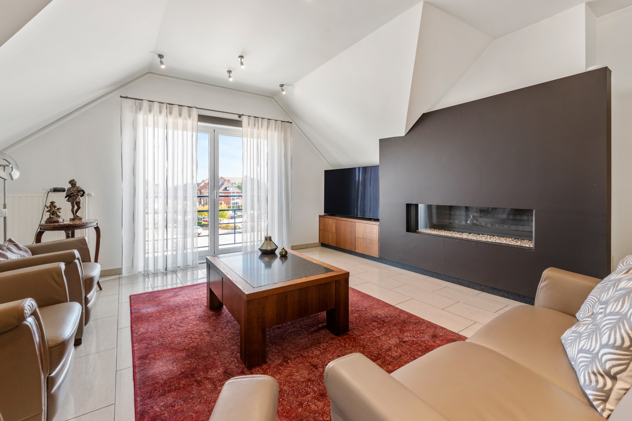 Duplexappartement met 3 slaapkamers, terras en staanplaats - foto 3