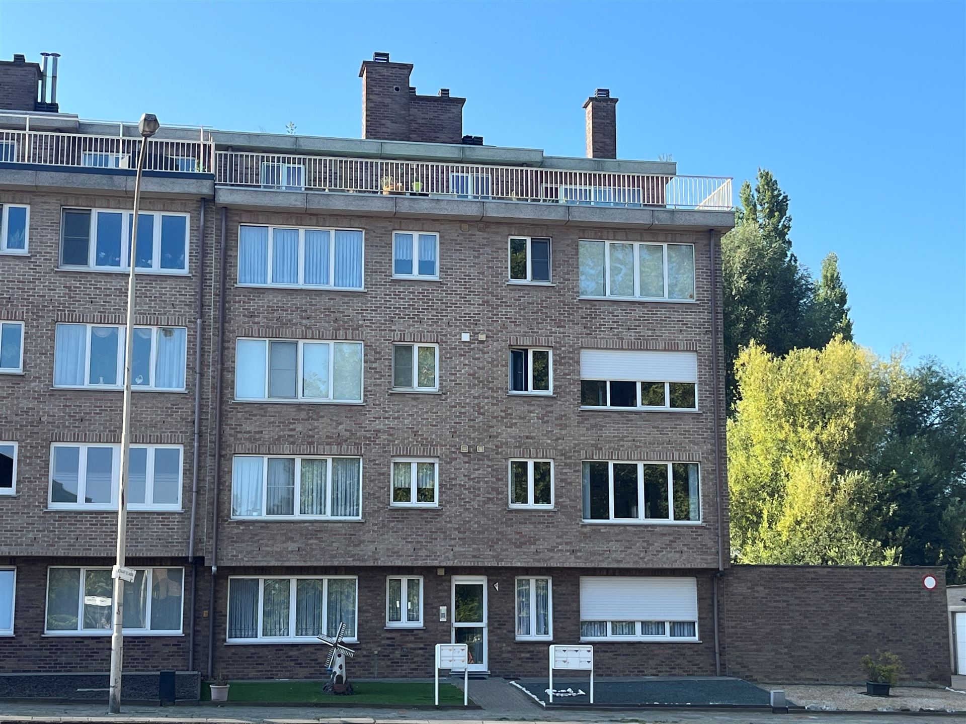 Hoekappartement met groot zonneterras en 2 SLK - foto 1