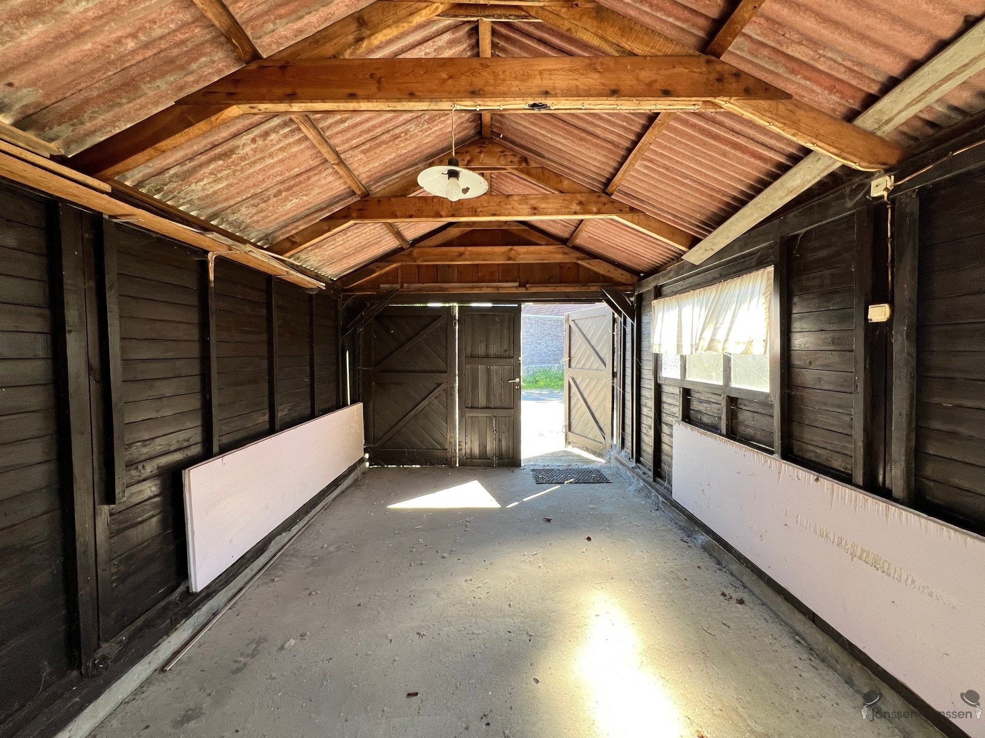 centrumwoning met veel ruimte en garage. - foto 4