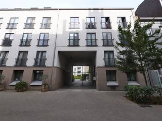 <p><span><span>Cette place de parking bénéficie d'un emplacement idéal au cœur de la ville, à quelques pas du Meir, des commerces, des restaurants et des transports en commun. Située dans un parking couvert facilement accessible, elle offre une solution pratique à ceux qui souhaitent se garer en toute sécurité et en plein centre d'Anvers. Disponible immédiatement</span></span></p>