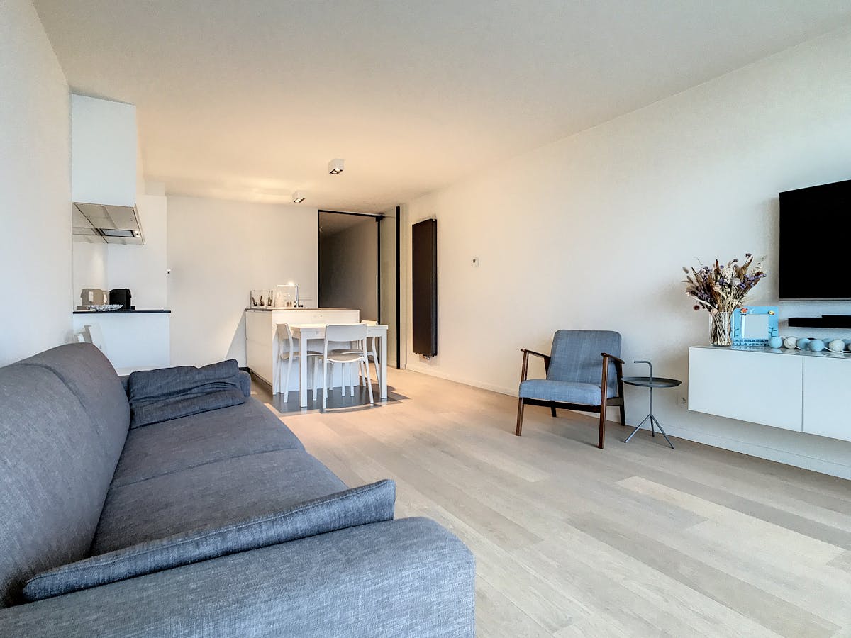 Renovated 1 bedroom apartment with frontal sea view! - photo 4