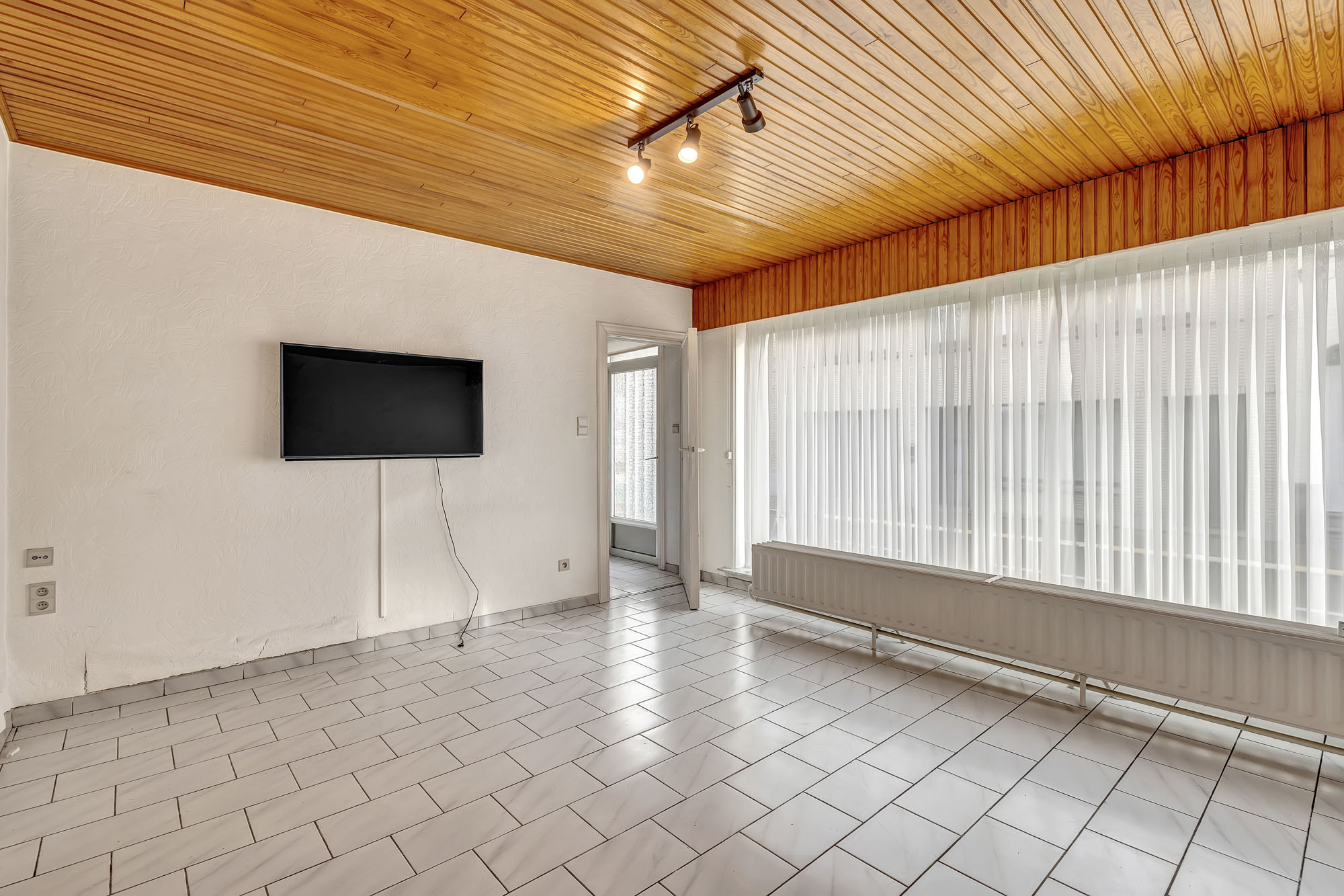 Te renoveren woning met veel potentieel nabij centrum - foto 4