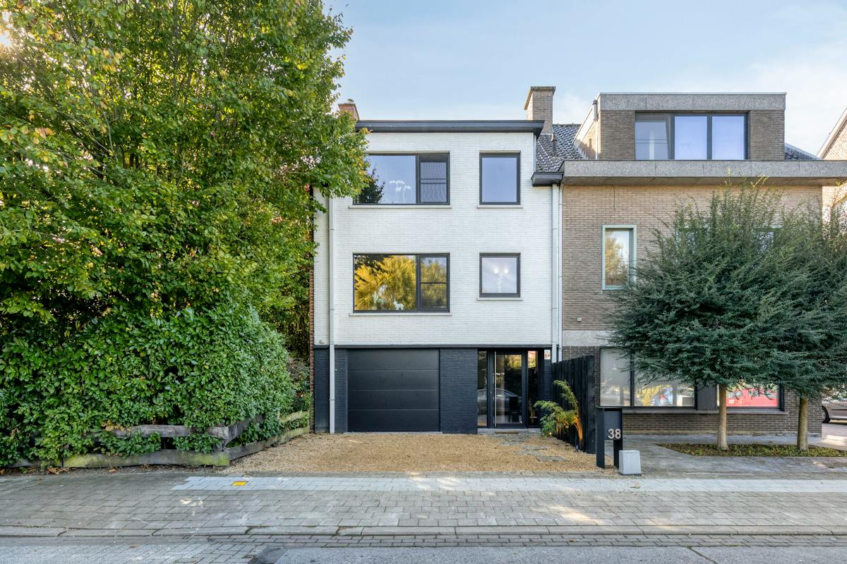 Prachtig gerenoveerde woning met 3 slaapkamers en zonnige tuin! - foto 2