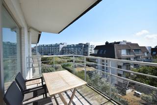 Res. DuinhuisStudio te huur aan de Wandeldijk - Het Zoute, gelegen aan de zuidzijde in de residentie met een aangenaam open zicht over het...