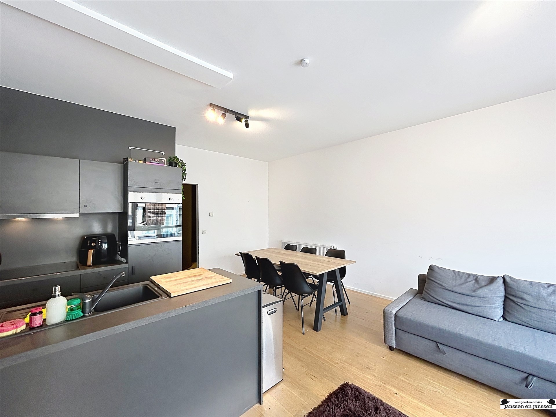 Bemeubeld 2 slaapkamer appartement op top locatie - foto 3
