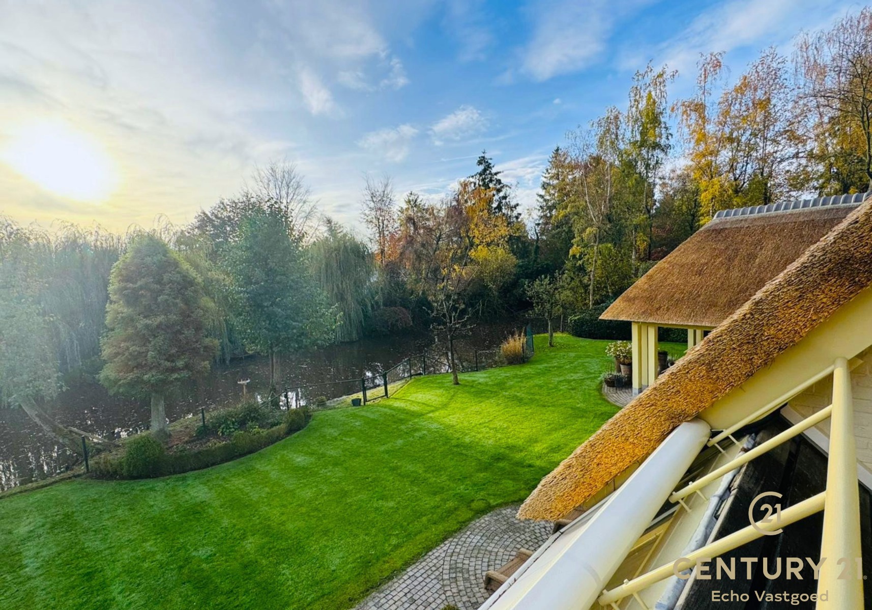 Ruime, charmante villa op royaal perceel met zwembad - foto 3