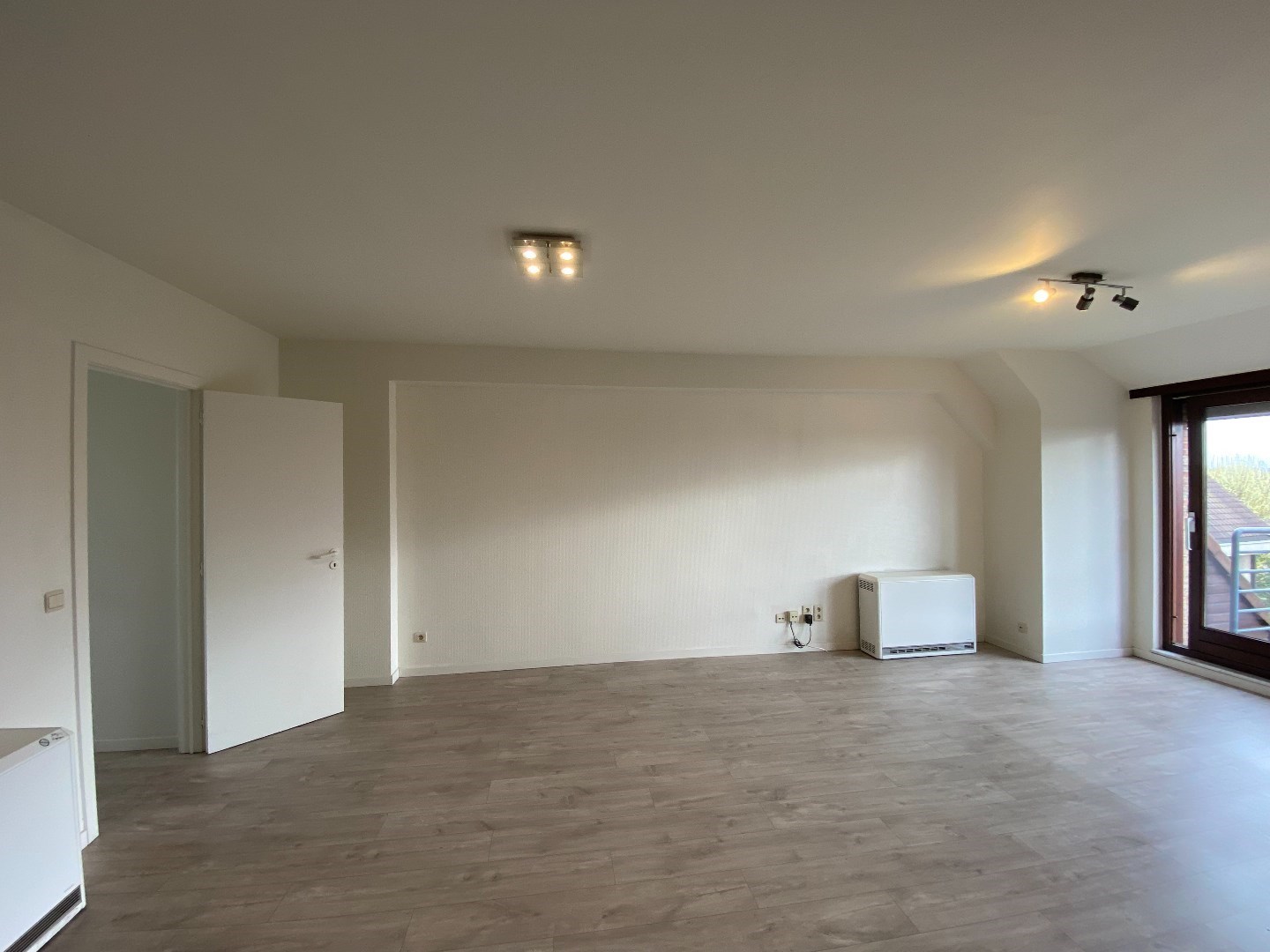 Centraal gelegen instapklaar duplex appartement met garage en terras! - foto 4