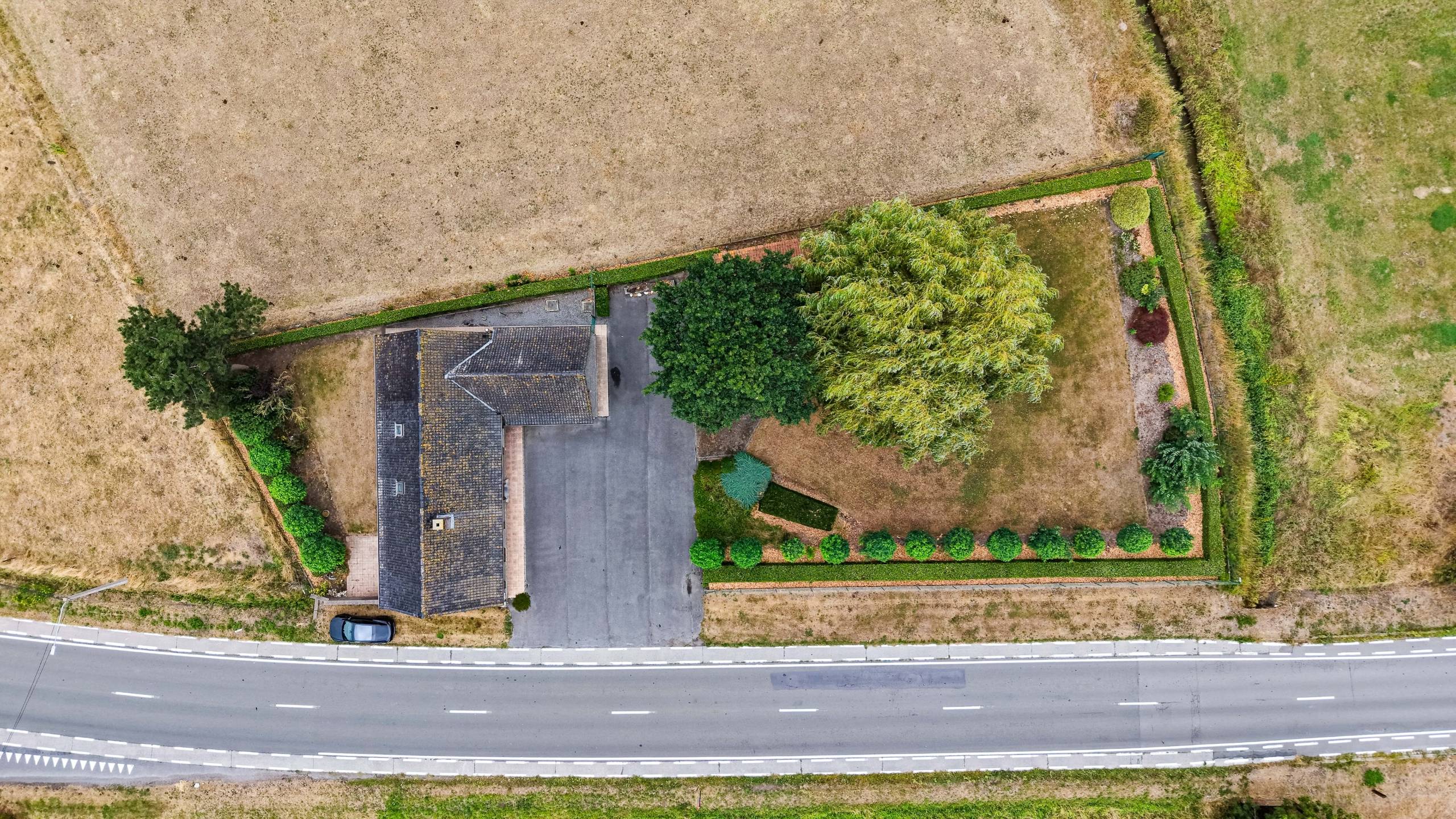 Ruime woning met uitzonderlijk potentieel op groene stadsrand van Tielt - foto 3
