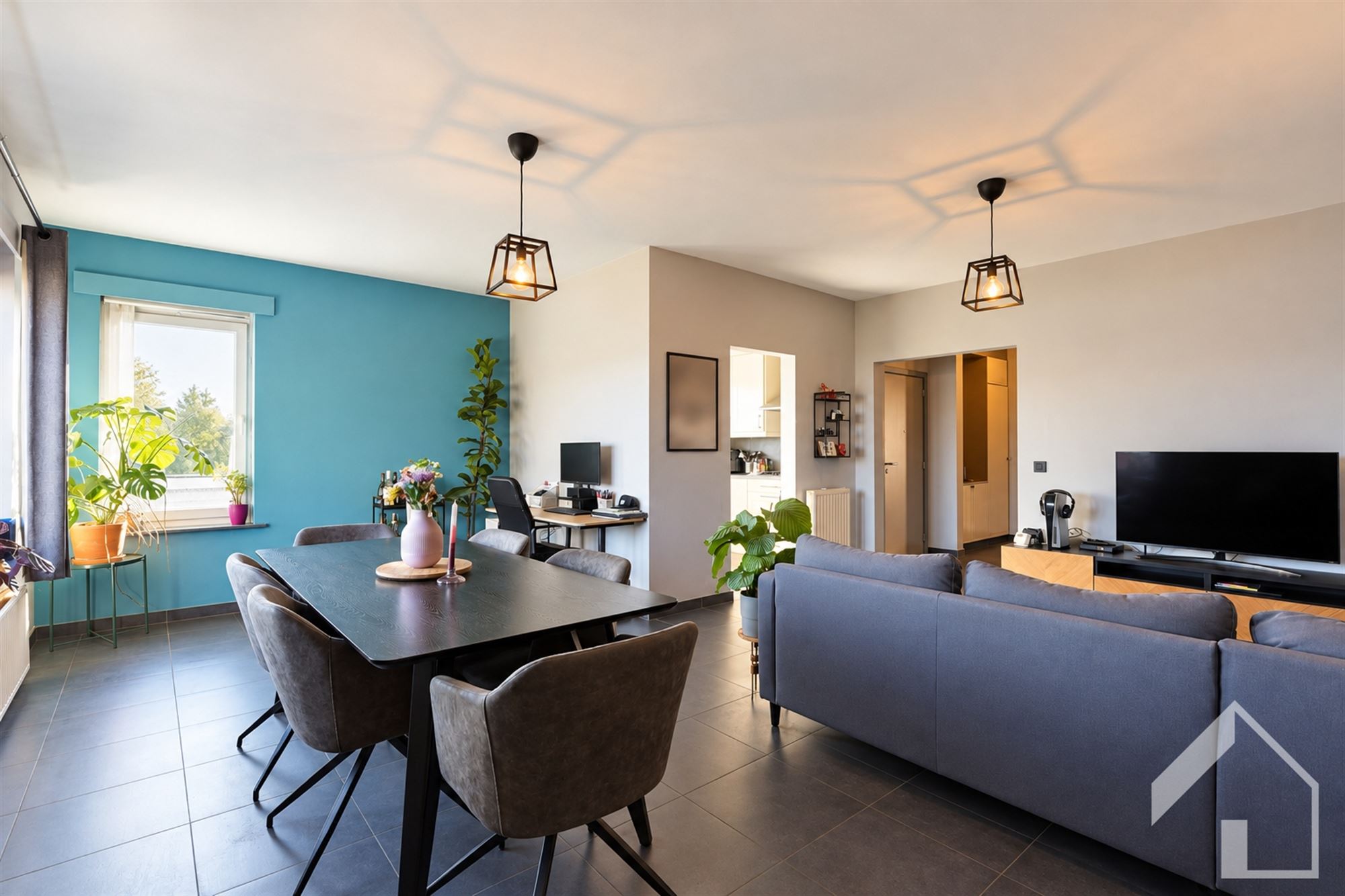 Lichtrijk hoekappartement met 2 slaapkamers, terras en garage met oprit - foto 5