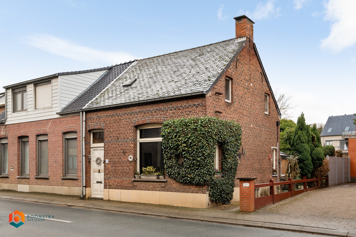 Te renoveren woning met 2 slpkrs in centrum Beerzel - foto 1