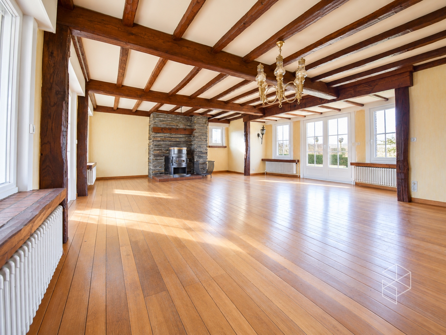 Te renoveren landelijk gelegen charmante woning te Hertsberge - foto 4