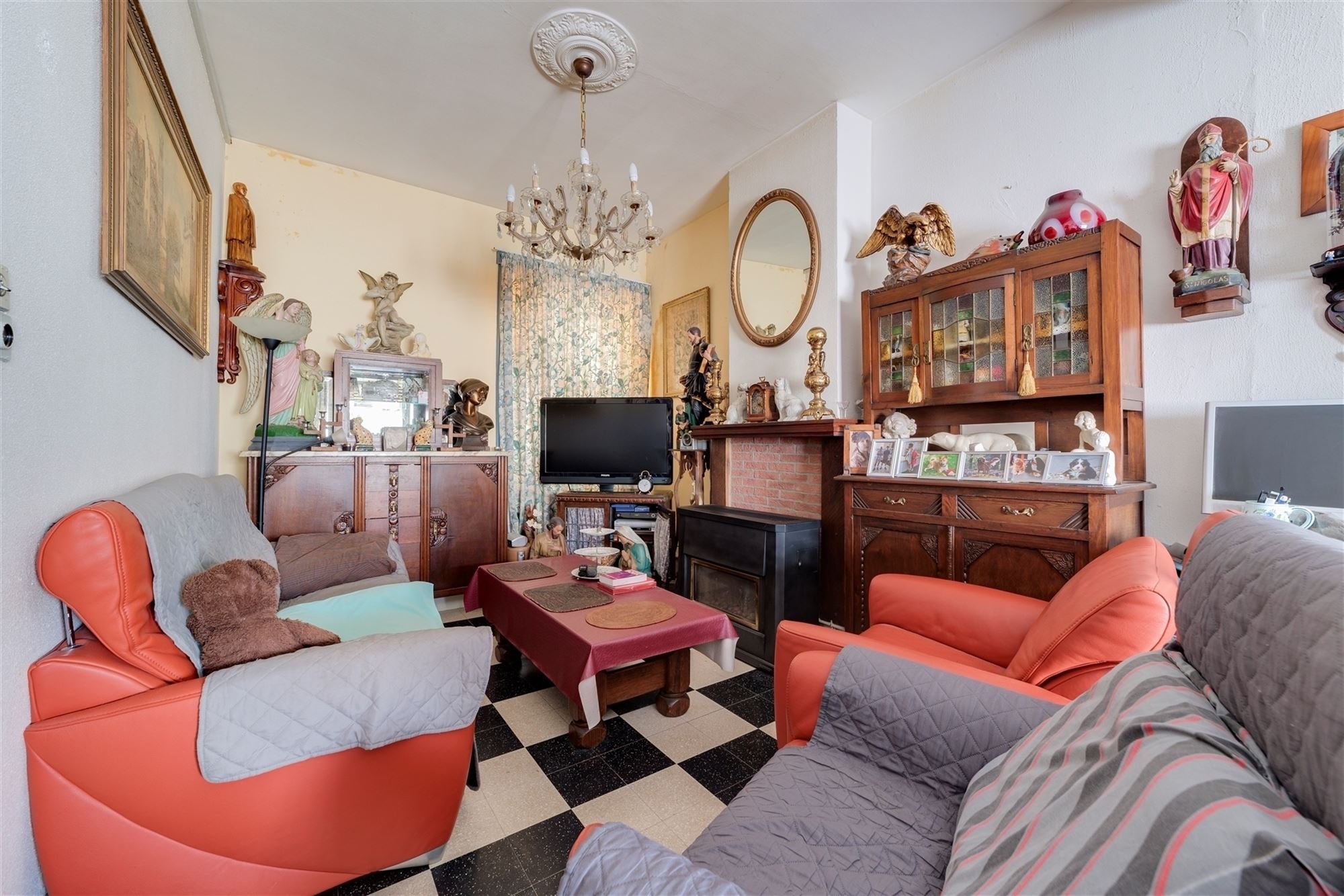 Te renoveren huis met drie slaapkamers en grote tuin - foto 5