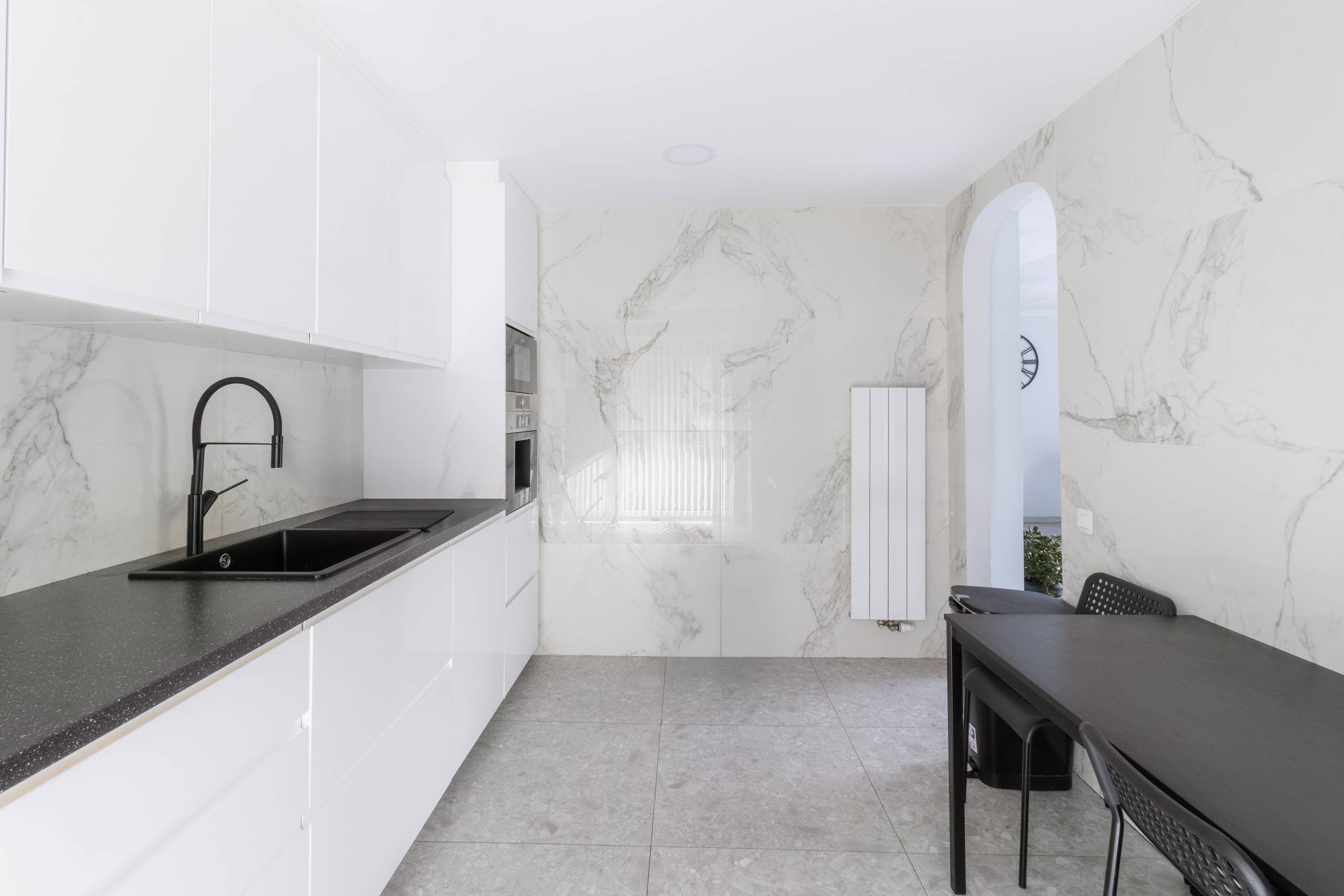 Instapklaar appartement met prachtig zicht! - foto 1