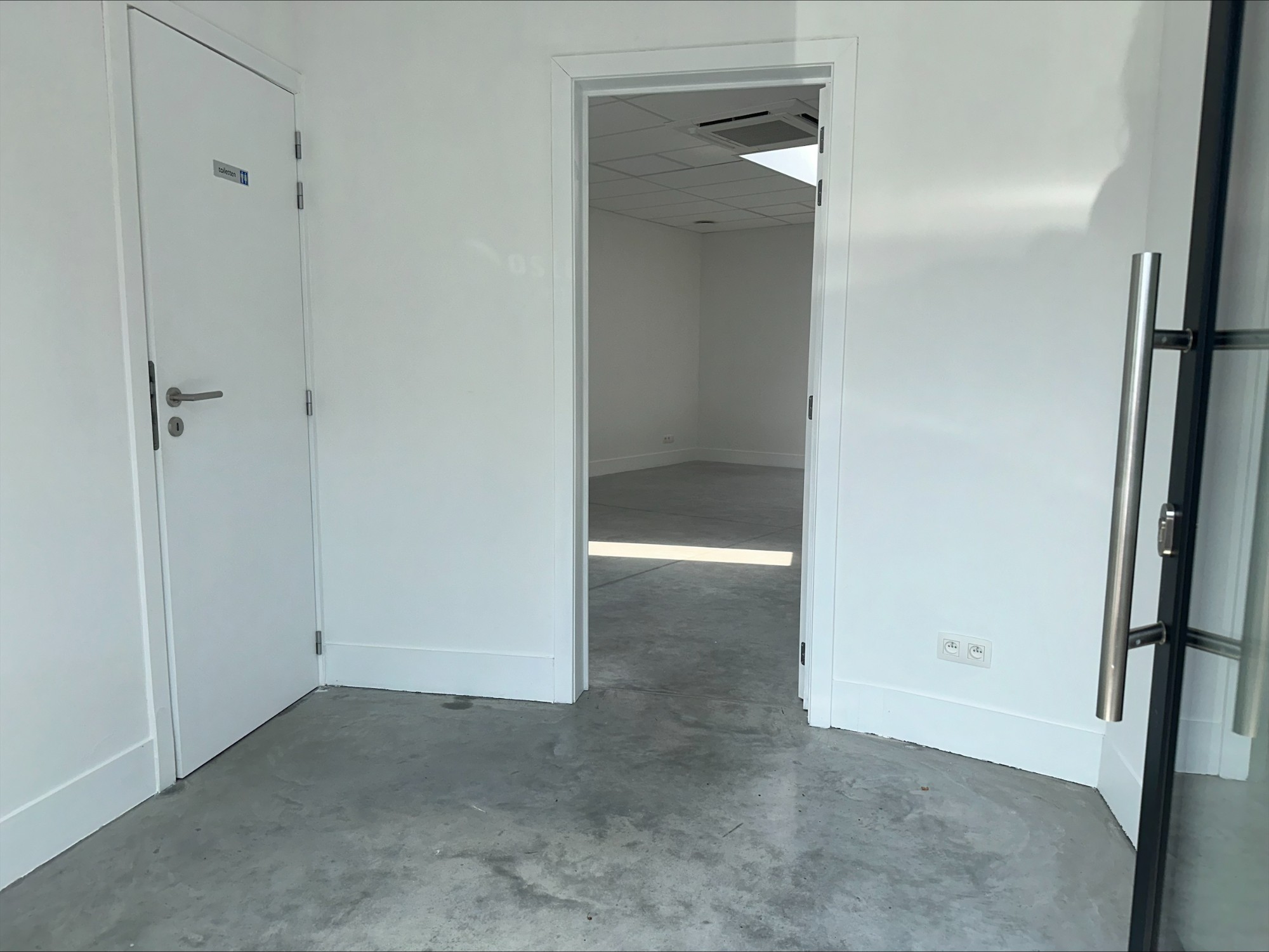 Modern en instapklaar kantoor op toplocatie in hartje Temse - foto 5