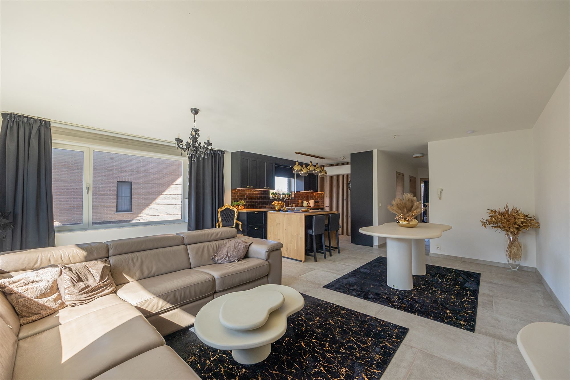 Lichtrijk appartement met terras en garage in Mechelen - foto 2