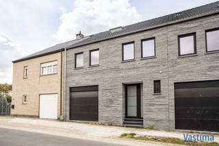 Welkom in jouw toekomstige thuis: een bijzonder ruime, lichtrijke en tijdloze nieuwbouwwoning met tuin en inpandige garage. Deze woning biedt...