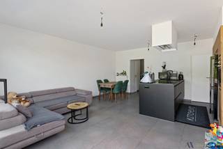 Dit instapklare 2-slaapkamerappartement op de eerste verdieping is een uitstekende opportuniteit voor zowel eigen bewoning als investering. Met...