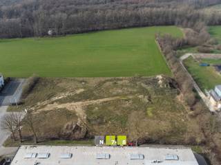 PERCEEL INDUSTRIEGROND VAN 88A58CA GELEGEN IN INDUSTRIEZONE TE MAASEIK.Het perceel grond is gelegen op het industrieterrein "Jagersborg" te Maaseik...