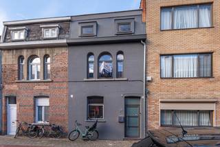 Welkom in de Nonnenvijverstraat 39. Een gezellige woning in het bruisend centrum van Willebroek. Op wandelafstanden van winkels, scholen,...