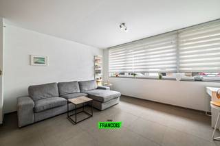 Dit gelijkvloers appartement is gelegen in residentie Espace aan de Hasseltstraat 38 bus 0001 in Bredene, in een rustige doodlopende straat...