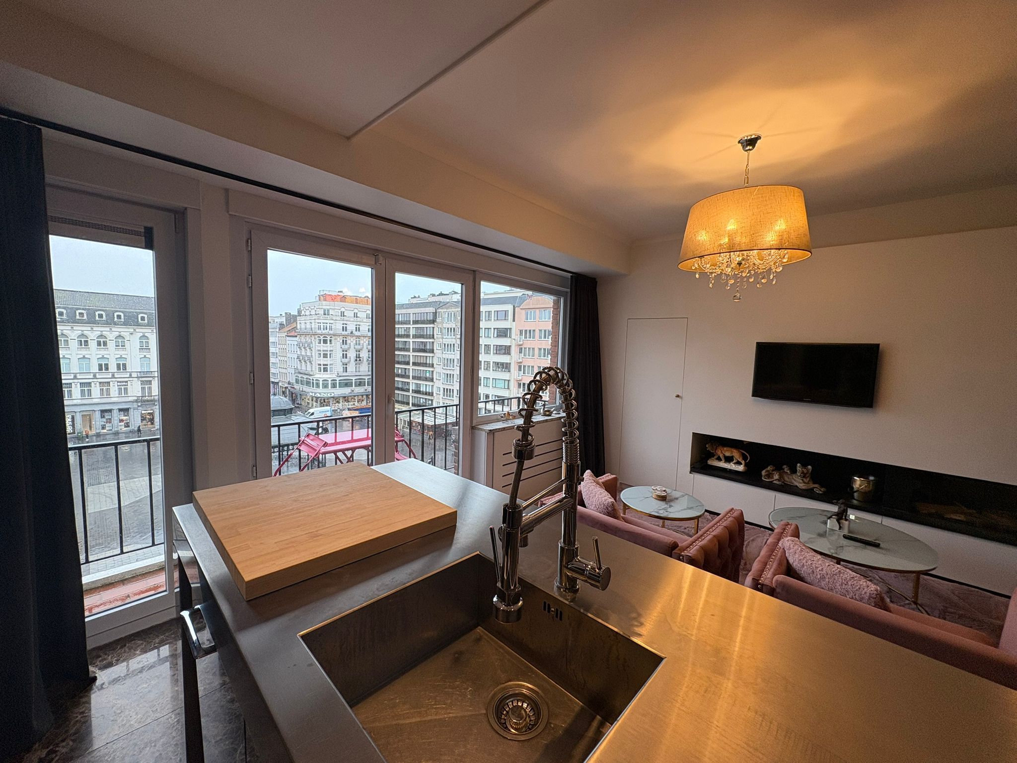 Luxueus appartement met zijdelings zeezicht op de Markt/het Wapenplein van Oostende. - foto 3