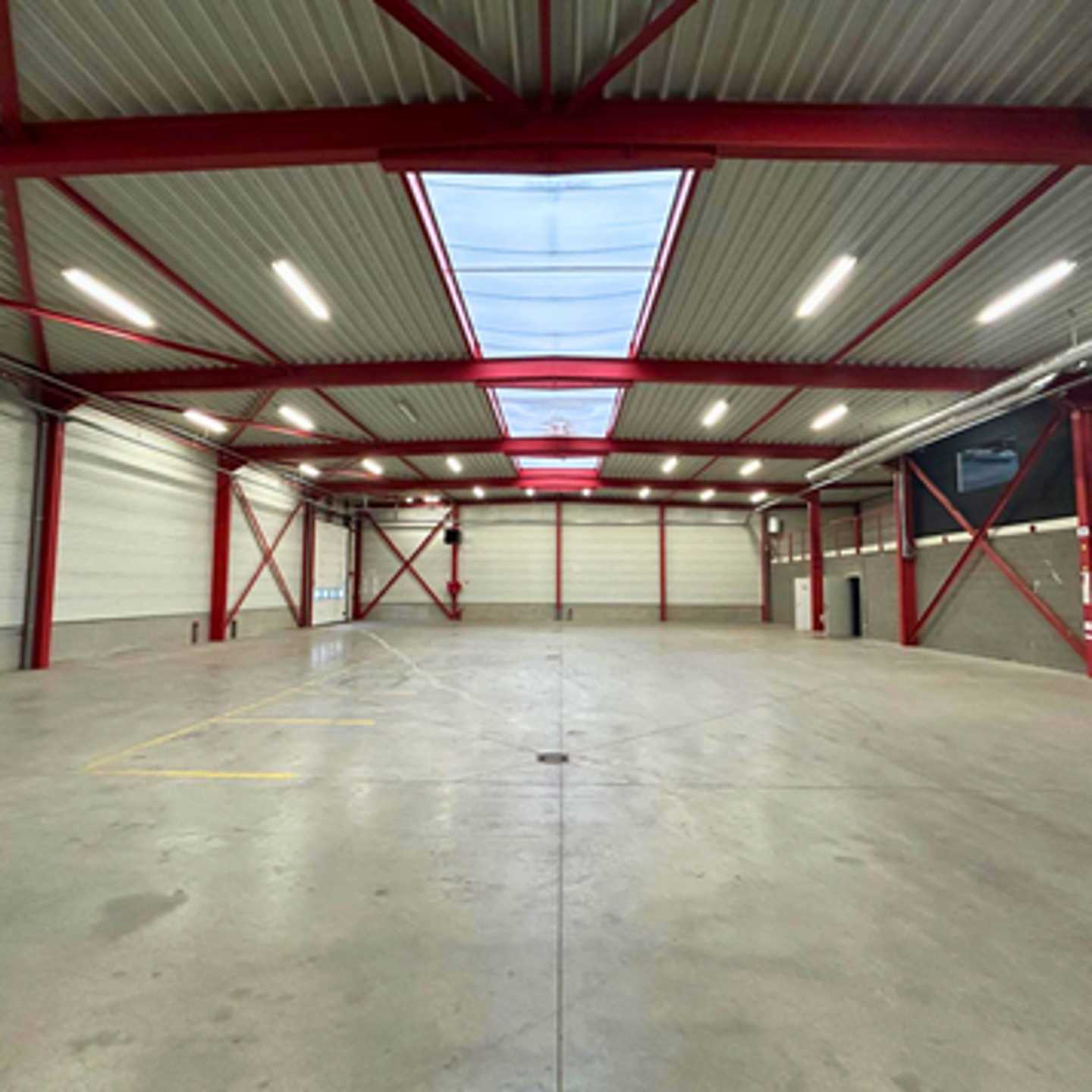 Modern alleenstaand bedrijfsgebouw te Genk - foto 2