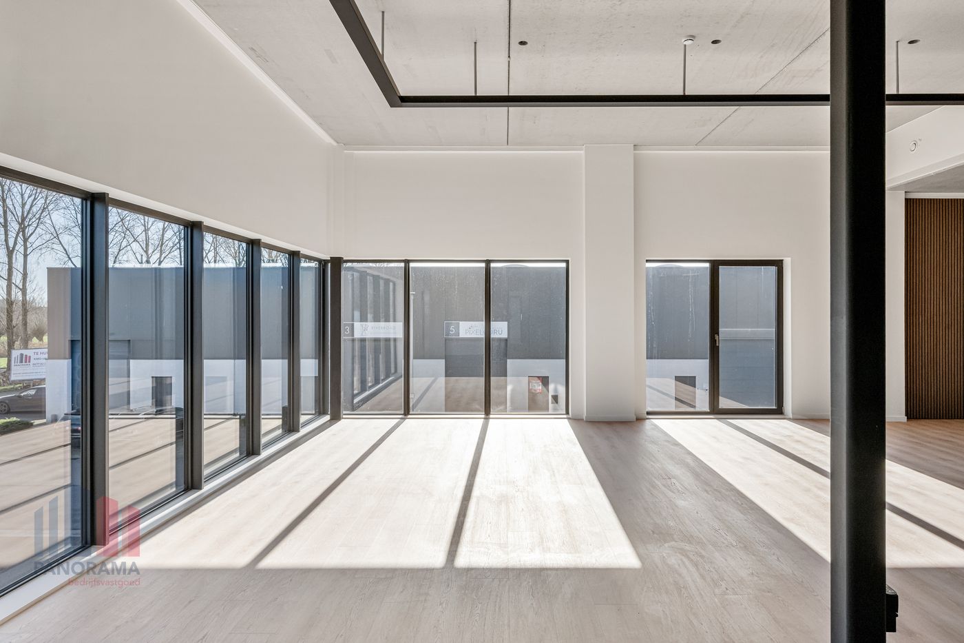 Unieke combinatie van kantoorruimte met showroom/magazijn vlakbij R4 - foto 3