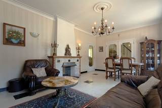 Deze goed onderhouden woning ligt op de Maastrichterstraat in Mopertingen, op 5 autominuten verwijderd van de grens met Maastricht (NL). De...