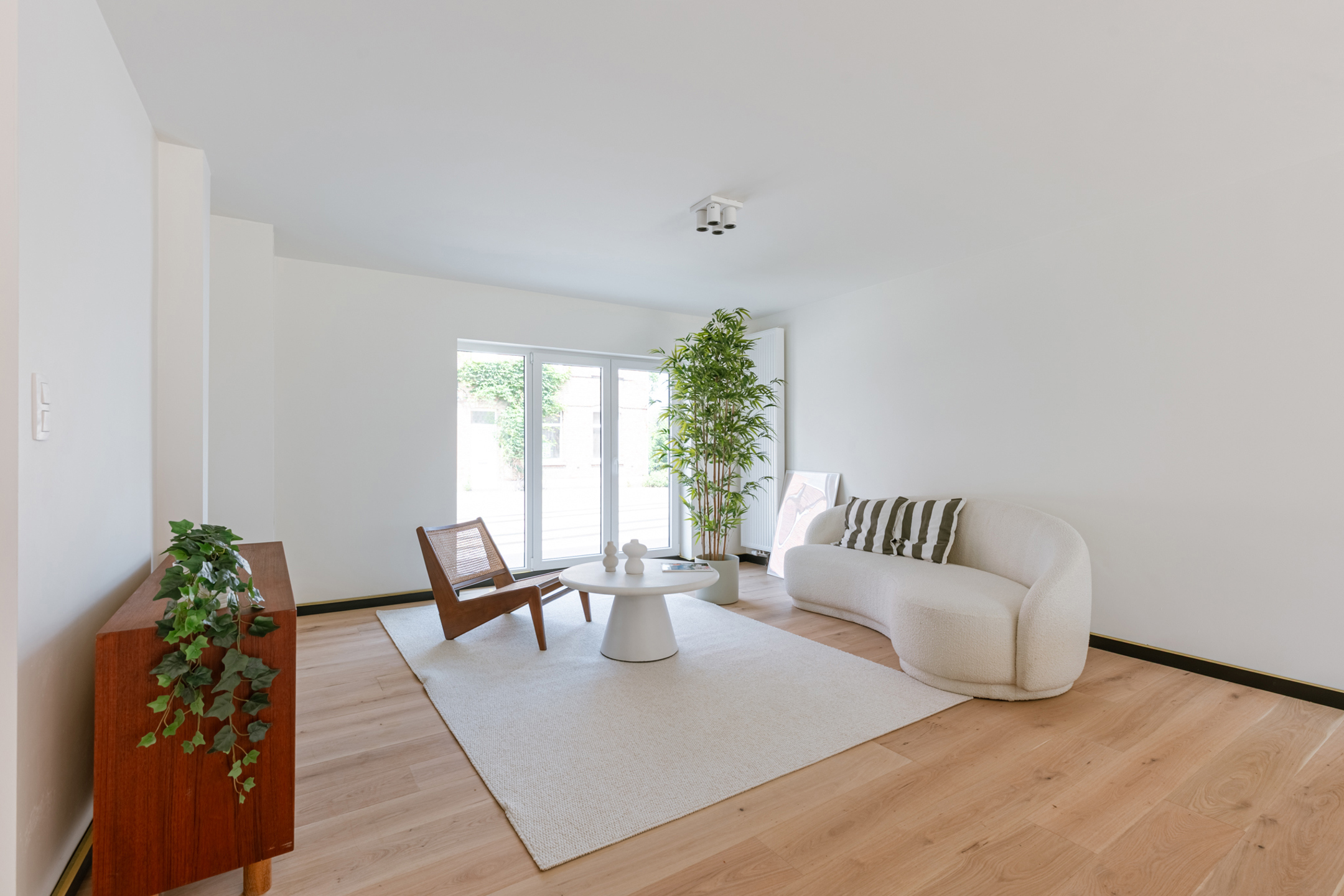 Woning met 5 slaapkamers + grote tuin in hartje Zwijnaarde - foto 4