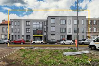  Exceptionally spacious multifunctional/office building of approx. 2,600 sqm at prime location in DeurneAre you looking for a versatile investment...