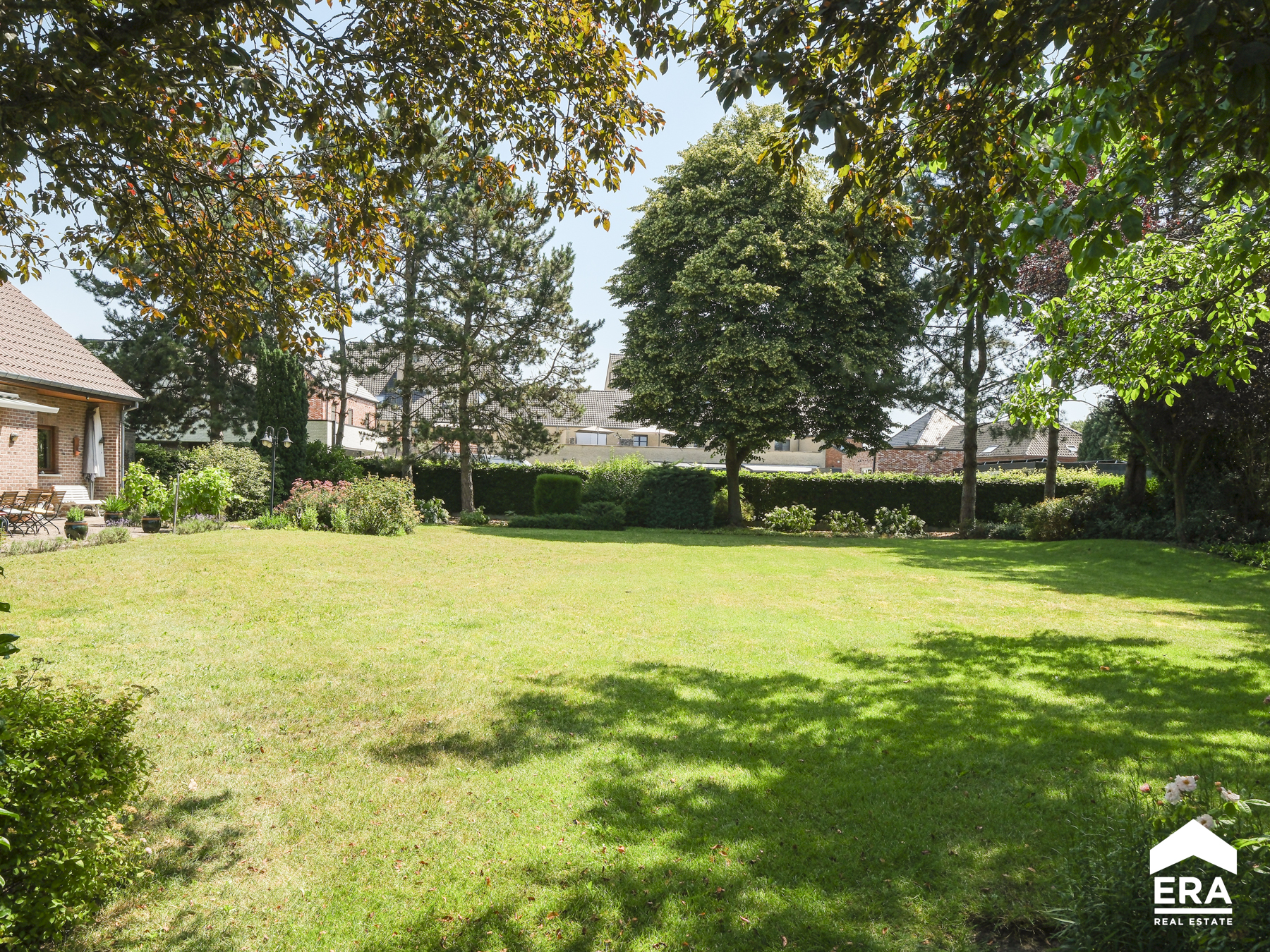Ruim vrijstaand landhuis met grote tuin en bouwgrond - foto 5
