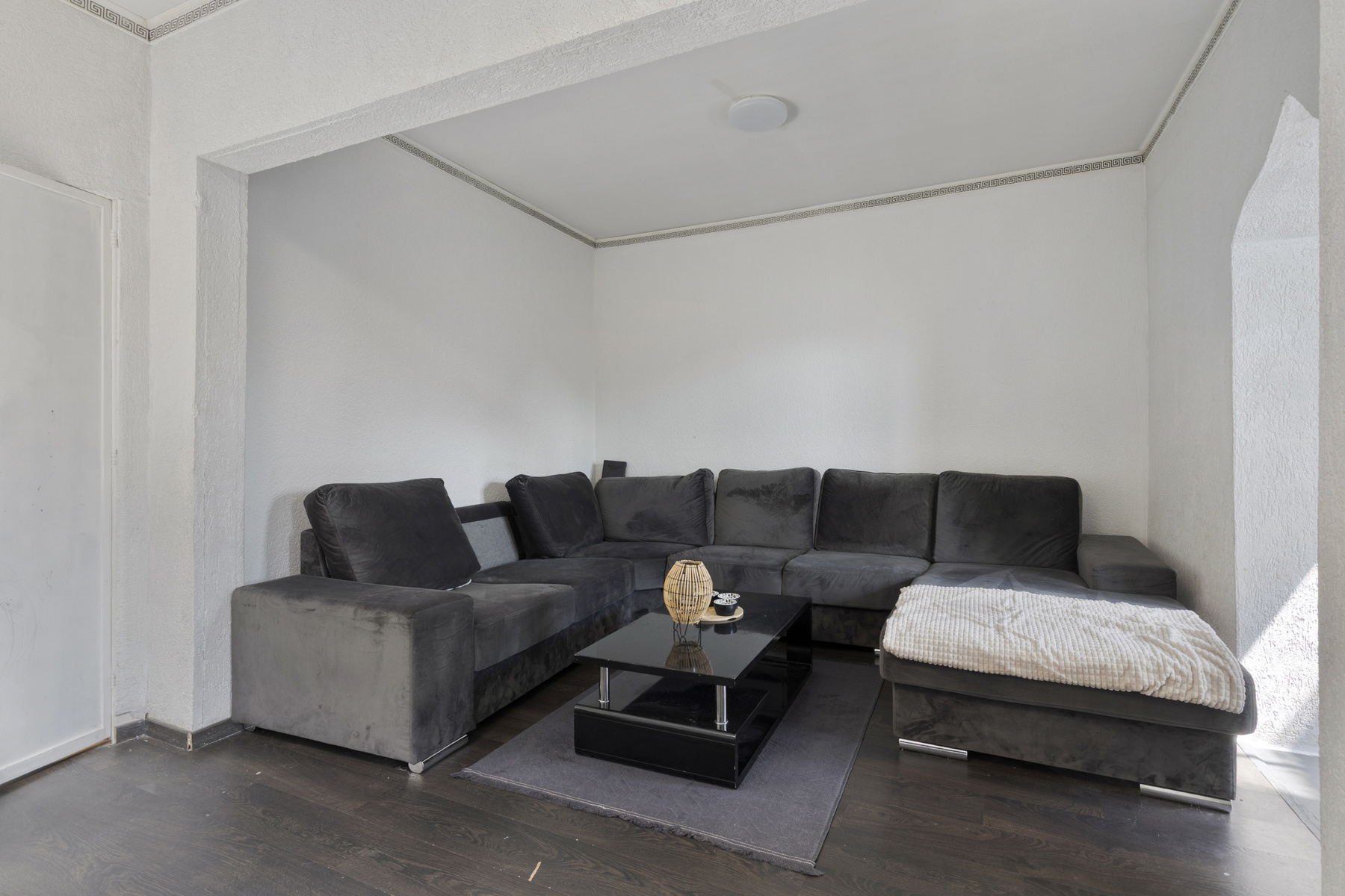 Woning met ruim magazijn en bureelruimte. - foto 4