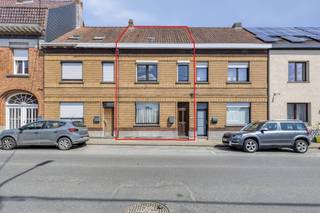 Située sur un terrain de 415m², nous trouvons cette maison à rafraîchir située dans un village calme !MISE EN PAGE : Rez-de-chaussée : -...