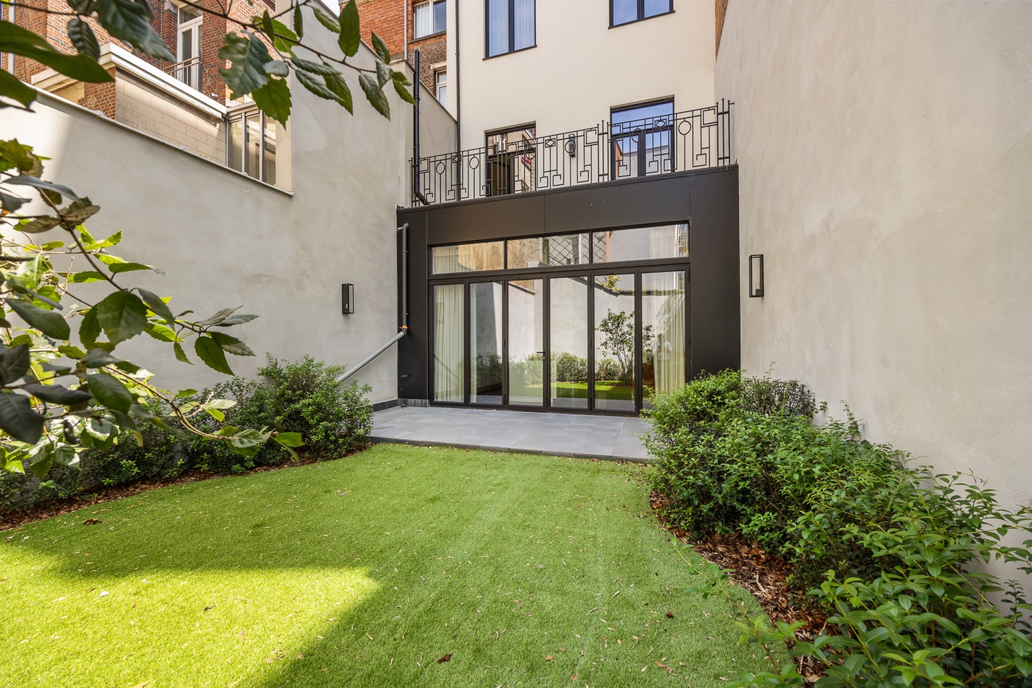 Prestigieuze en totaalgerenoveerde herenwoning. - foto 5