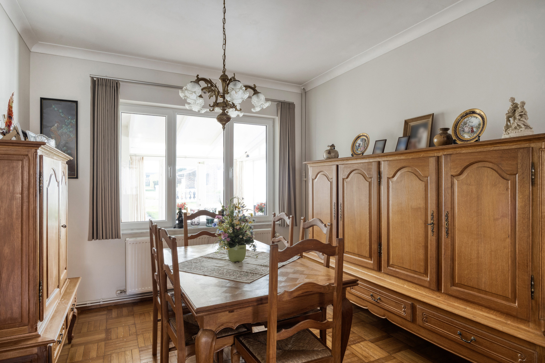 Charming family home in green surroundings - photo 4