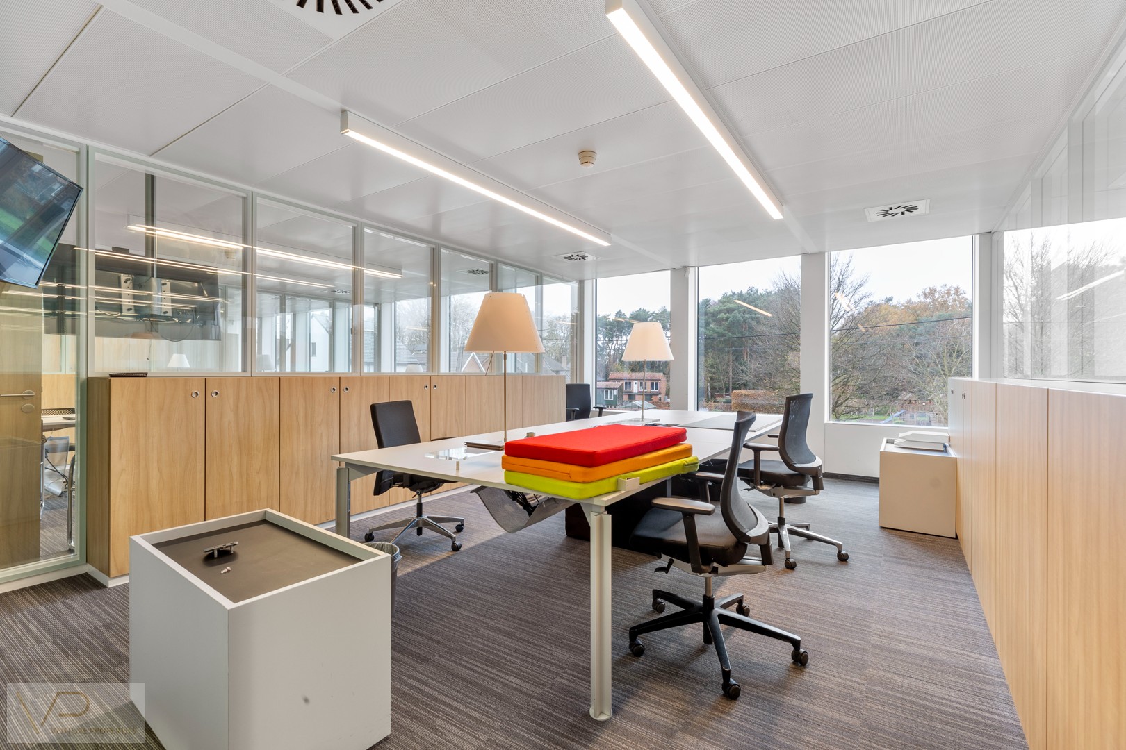 Kantoorruimte van 1000 m² te huur met veel buitenparking - foto 4