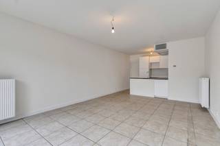 Gerenoveerde gelijkvloers appartement met een aangename tuin en terras.De ligging is uitstekend: op wandelafstand van het centrum van Deinze, met...