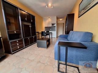 Deze knusse studio ligt op een steenworp van het strand. De studio is gemeubeld en voorzien van een o.a. een slaapzetel, een combi...