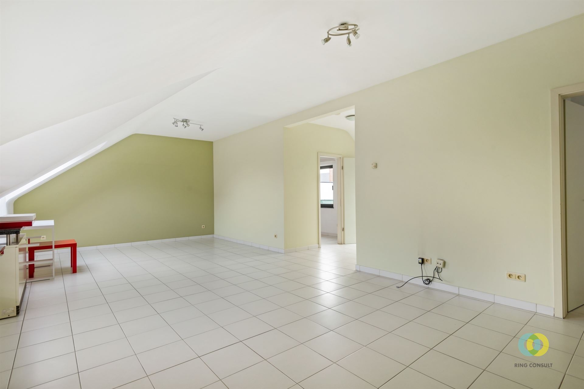 Dakappartement met één slaapkamer en ruim terras. - foto 3