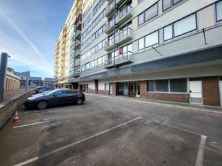 Appartement met 3 slaapkamers en ondergrondse parking in het centrumDit aangename, goed onderhouden en functioneel ingedeelde appartement is gelegen...