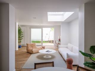 Completely renovated townhouse with character in the heart of GhentEPC: AMobiscore: 9.5/10This beautiful, completely renovated townhouse is located...